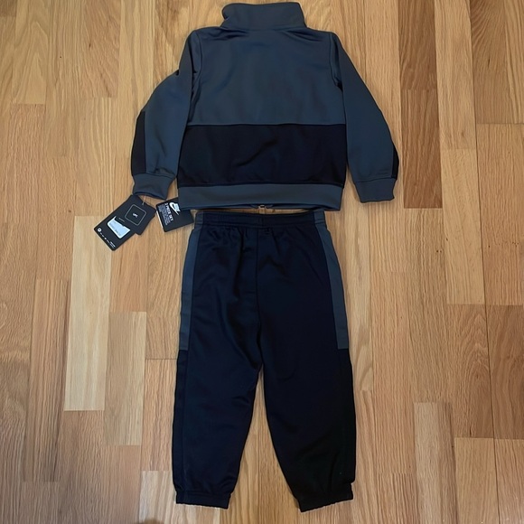 NWT Nike Full Zip Track Suit Set Size 24 Months - Picture 2 of 9
